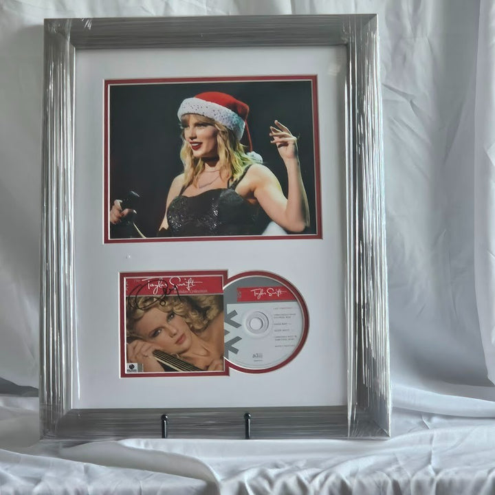 Taylor Swift RARE SIGNED Autographed CD Holiday Collection Global Authentics COA