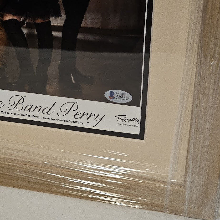 The Band Perry Signed  picture Autographed Beckett Letter of Authenticity BAS