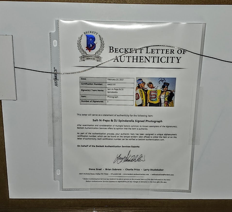 Salt n Peppa Signed Autographed Photo Picture  Beckett Letter of Authenticity