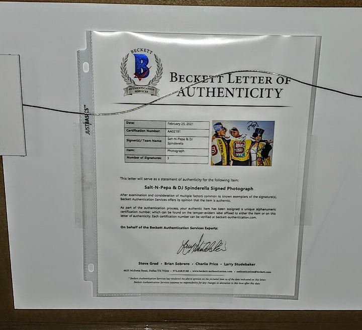 Salt n Peppa Signed Autographed Photo Picture  Beckett Letter of Authenticity