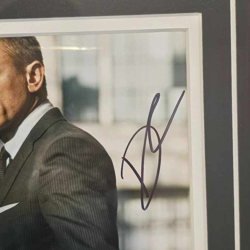 Daniel Craig Signed Autographed Picture James Bond Global Authentics COA