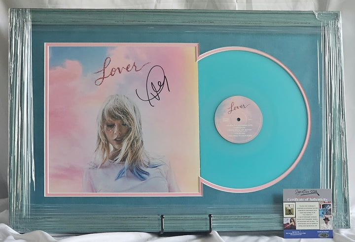 Taylor Swift  Signed Lover Autographed LP  Authenticated COA