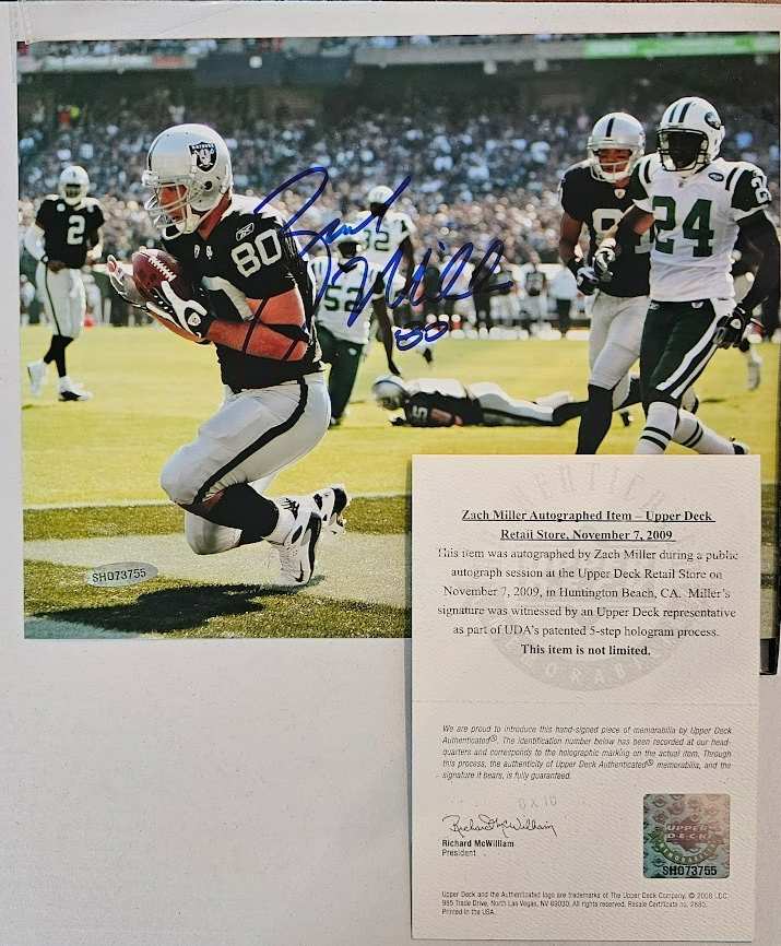 Zach Miller Signed Autographed 8x10  Photo picture Upper Deck COA Raiders