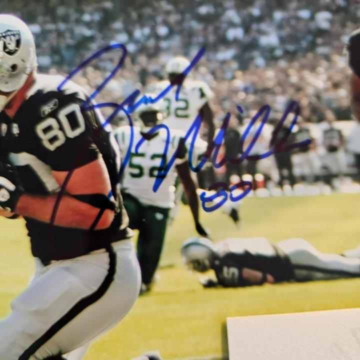Zach Miller Signed Autographed 8x10  Photo picture Upper Deck COA Raiders